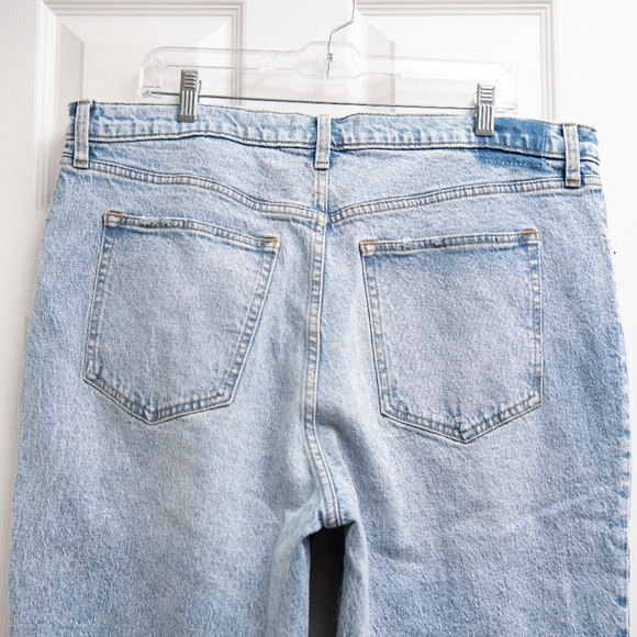 NWT Abercrombie And Fitch Womens Jeans Ultra High Rise 90s Straight Jean 34/18R - Picture 5 of 5